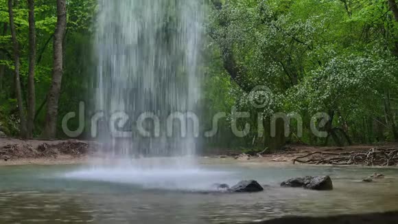 克里米亚的瀑布视频的预览图