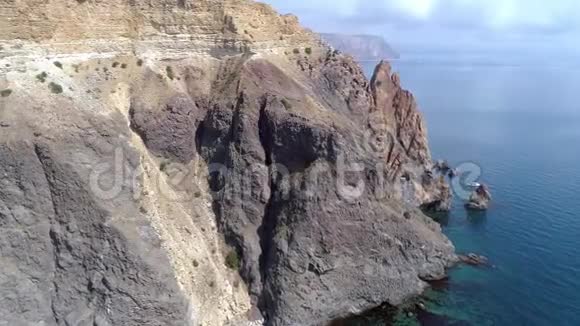 黑海克里米亚的洛基海岸视频的预览图