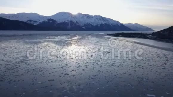 阿拉斯加的库克湾冰流视频的预览图