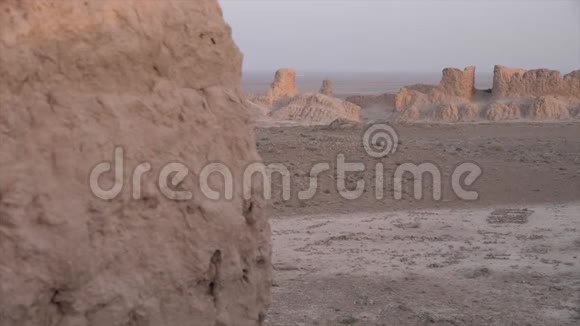 一片阿富汗的风景和古老的废墟视频的预览图