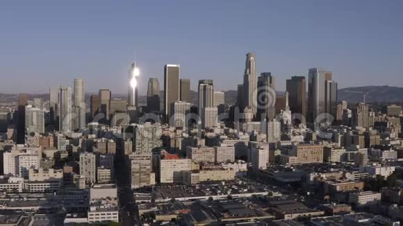 洛杉矶的空中景色清晨的阳光的朝阳视频的预览图