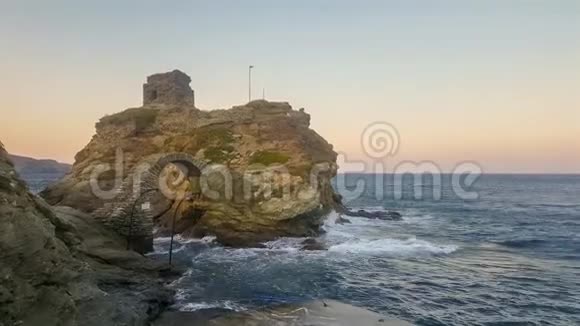 希腊安德罗斯岛的卡斯特尔著名的旅游目的地视频的预览图