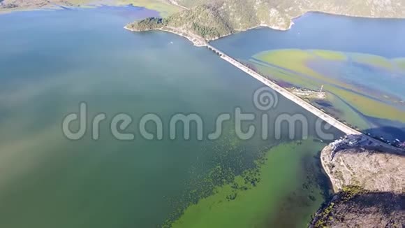斯卡达尔湖鸟瞰视频的预览图