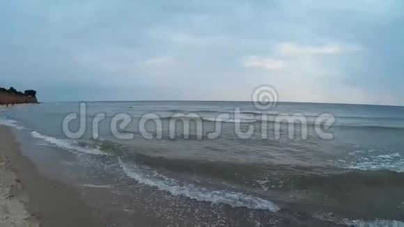 沙滩上的沙美人鱼视频的预览图