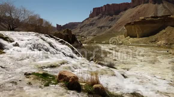浅瀑景观与河福特视频的预览图