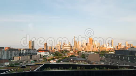 多伦多市中心天际线清晨黄金时间日出视频的预览图