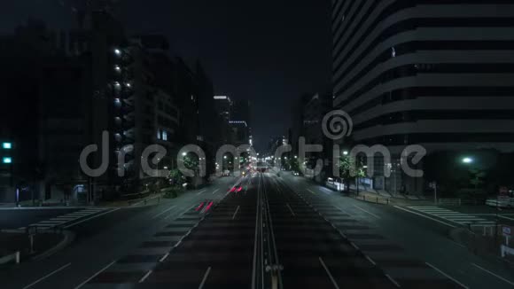 城市交通之夜时间流逝视频的预览图