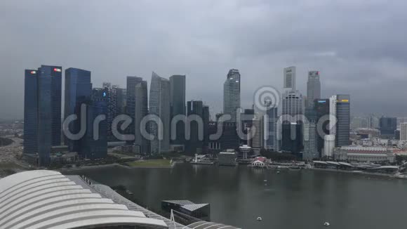 新加坡的天际线在黄昏视频的预览图
