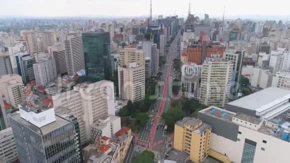 圣保罗布拉齐尔2018年5月3日波利斯塔大道居民和商业建筑的空中景观视频的预览图