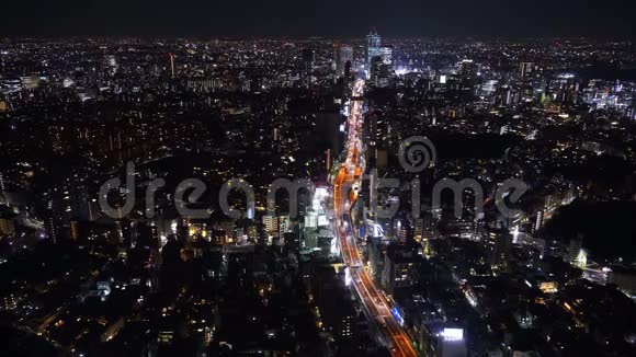 大都会高速公路号3石布雅线和城市从日本东京的罗本吉山森塔观看视频的预览图