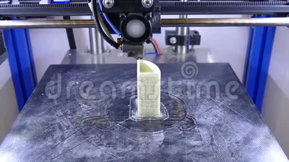 3D打印机打印回收PET视频的预览图