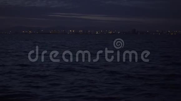 海港的夜晚灯光视频的预览图