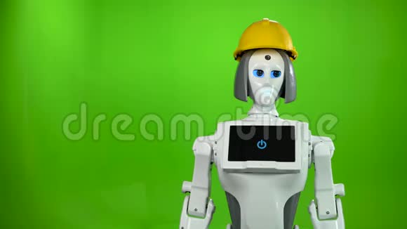 机器人在建设者头盔挥手告别和交谈绿色屏幕视频的预览图