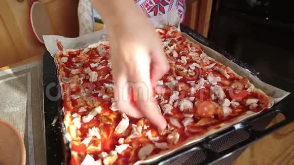 准备了西红柿披萨视频的预览图