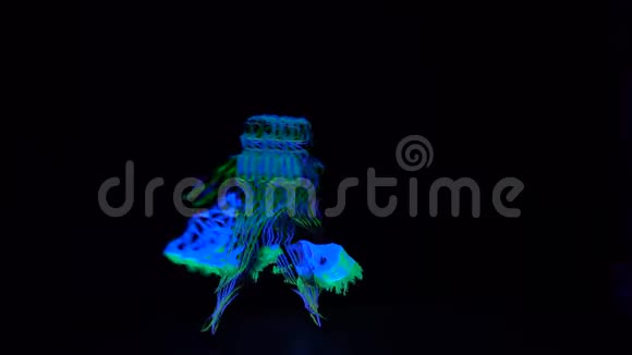 霓虹灯女人在黑暗中跳舞手里拿着扇子视频的预览图