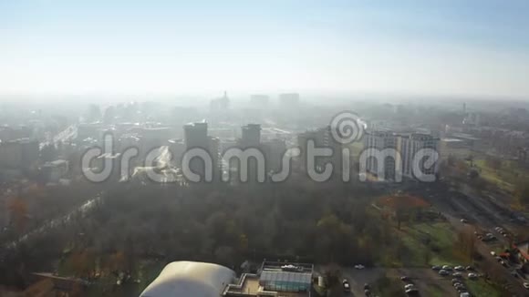 对莫迪纳的住宅进行空中拍摄意大利EmiliaRomagna视频的预览图