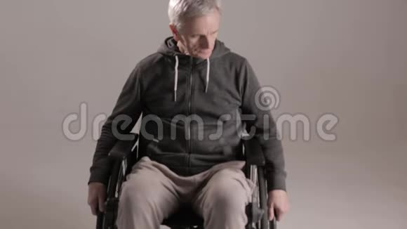 患有孤独症的残疾人视频的预览图