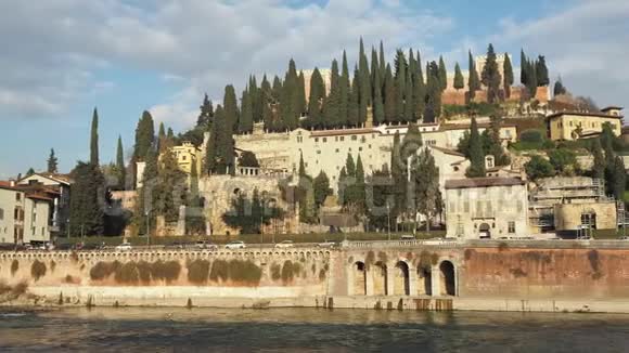 意大利维罗纳罗马剧院圣皮埃特罗城堡和修道院视频的预览图