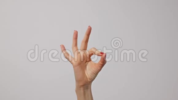 女人的手示意OK符号手势标志符号没有谈话概念的交流视频的预览图