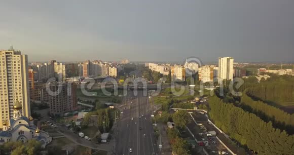 乌克兰基辅市中心的航空交通和地标4k4096x2160像素视频的预览图