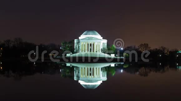 华盛顿的杰斐逊纪念堂日出的时间间隔视频的预览图