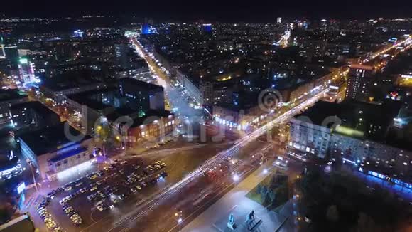 从顶部看夜景超脱时间推移视频的预览图