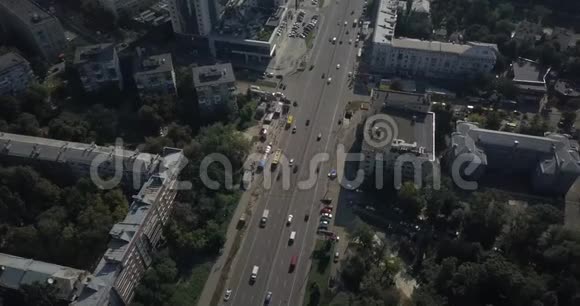 城市交通鸟瞰图4k4096x2160像素视频的预览图