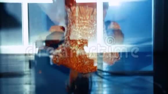 俄罗斯古典芭蕾舞击倒舞者德意志北方银行视频的预览图