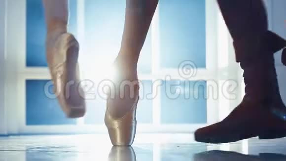 俄罗斯古典芭蕾舞击倒舞者06年视频的预览图