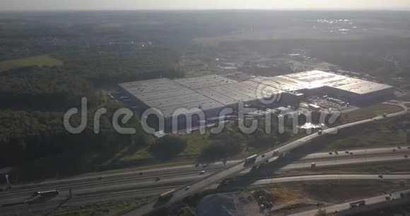 多莫杰多沃机场附近的城际公路乡镇航空公司视频的预览图