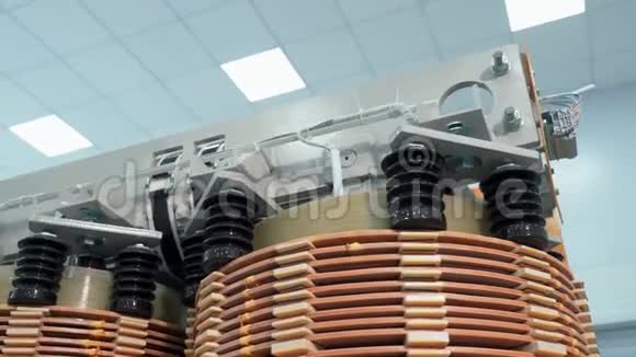电力变压器干燥工业电气设备用大功率高压元件动中弹视频的预览图