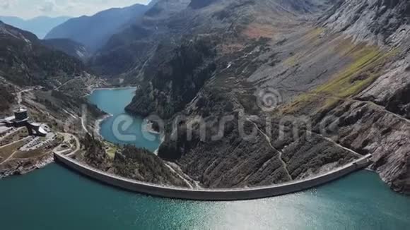 奥地利卡林西亚科隆布雷恩大坝的鸟瞰图视频的预览图