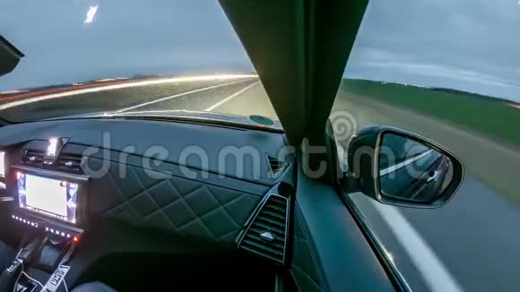 汽车驾驶超垂内视右侧视频的预览图