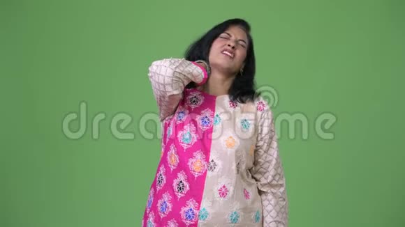 有压力的印度女人脖子疼视频的预览图