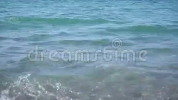 海浪坐潮视频的预览图