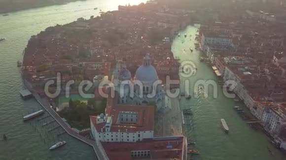 空中观景意大利威尼斯大运河美丽的天际线日落视频的预览图