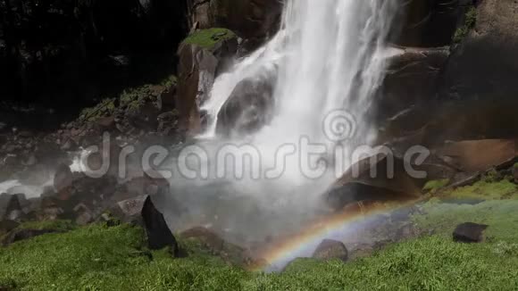 弗农瀑布彩虹环路约塞米蒂国家公园视频的预览图