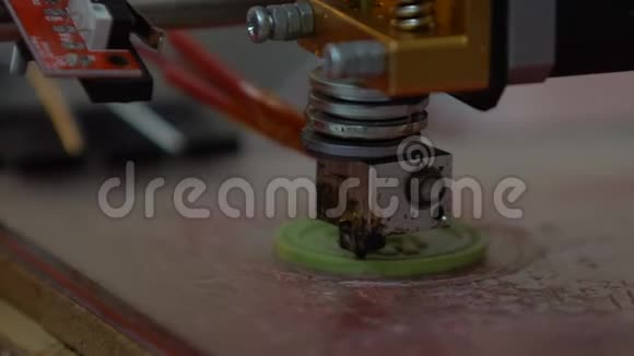 印在3D打印机加密货币上的塑料比特币硬币新的经济市场视频的预览图