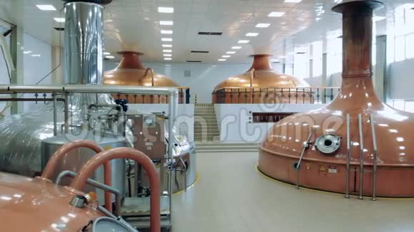 蒸馏装置中的发酵水壶视频的预览图