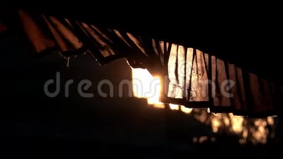 尼泊尔加德满都日落时分的杜巴尔广场屋顶视频的预览图