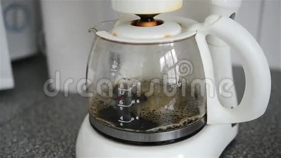 咖啡机滤镜视频视频的预览图
