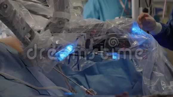 达芬奇外科手术系统视频的预览图