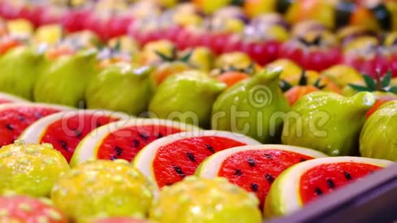意大利西西里卡拉布里亚阿普利亚的玛吉潘糖果糕点水果西瓜形状视频的预览图