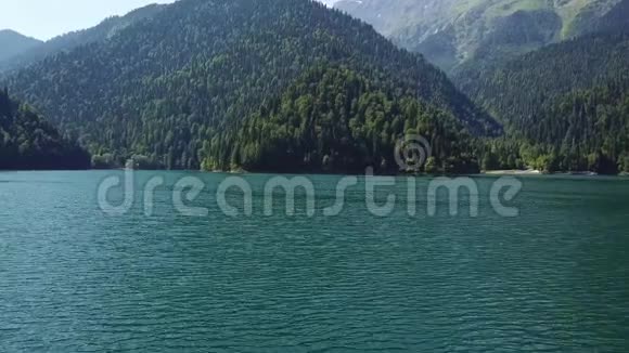 Ritsa阿布哈兹湖在水中射击视频的预览图