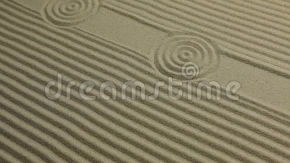 沙滩上的圆圈和线条全景沙子的质地日语中的简单精神模式视频的预览图