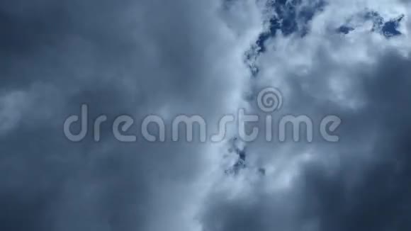 时间推移美丽的蓝天与云的背景天空有云天气有云视频的预览图
