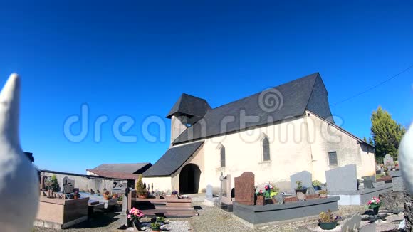 法国乡村古老的小教堂视频的预览图