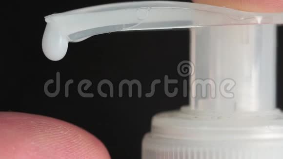 液肥皂胶搓洁手卫生预防冠状病毒爆发抗菌的主要用途视频的预览图