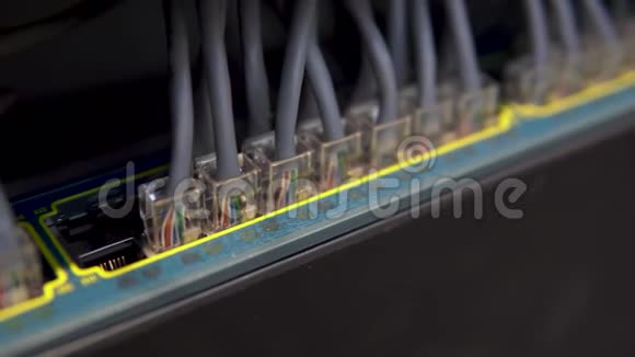 网络设备带灯的互联网集线器视频的预览图