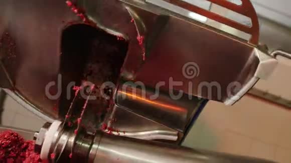 生产车间用碎肉关闭机盖视频的预览图